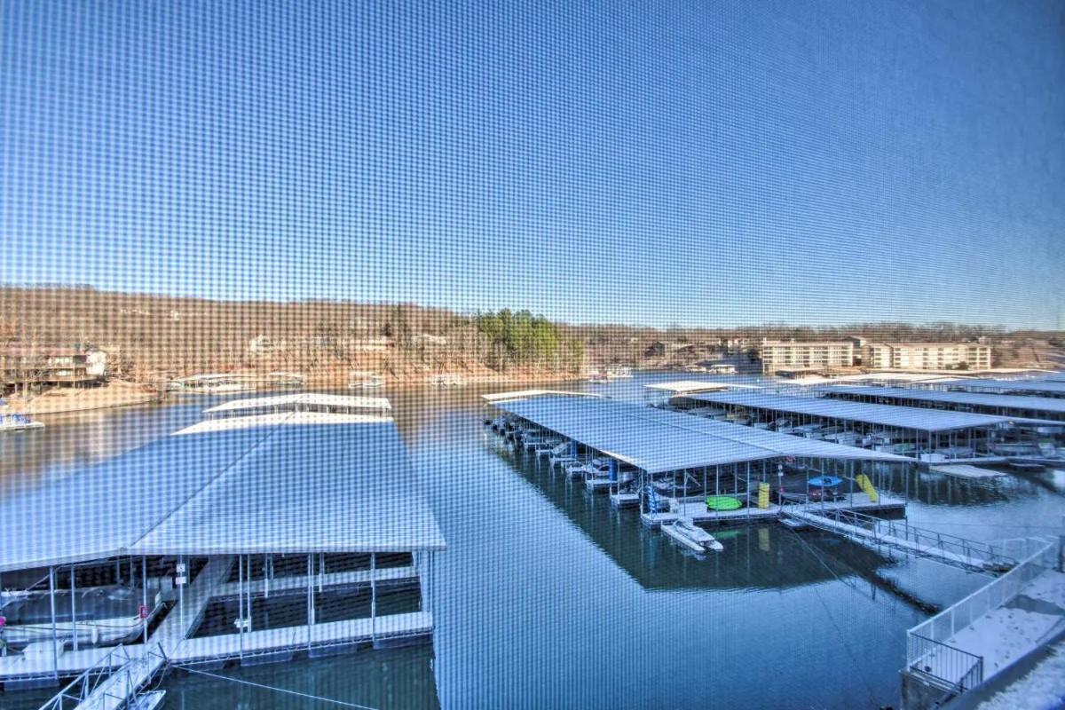 Waterfront Condo With Boat Slip! Озеро Озаркс Экстерьер фото